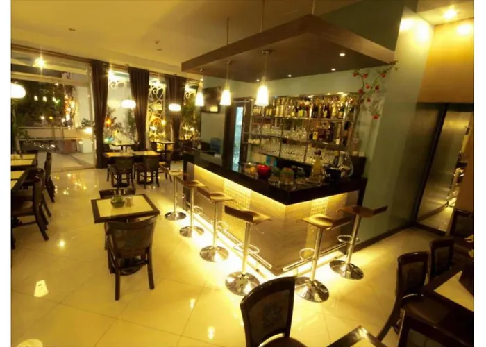 Collection O Avitel Near Osmena Highway, Pnr Pasay Station, Metro Hotel 3*